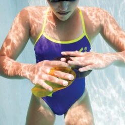 Finis ISO Paddles -Blue by Ocean 1.05.033 swim03