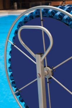 Nordesco/TSP Deluxe Lane Line Storage Reel -Blue by Ocean 60.1425 deluxe handle close up